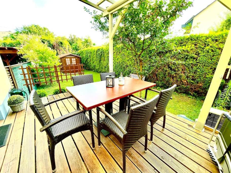 Schoene Wohnung Mit Eigenen Eingang Und Terrasse Gosseling Екстериор снимка